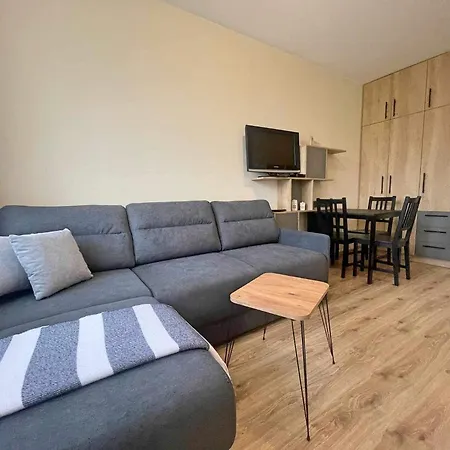 Apartment Arboro Gardens E50