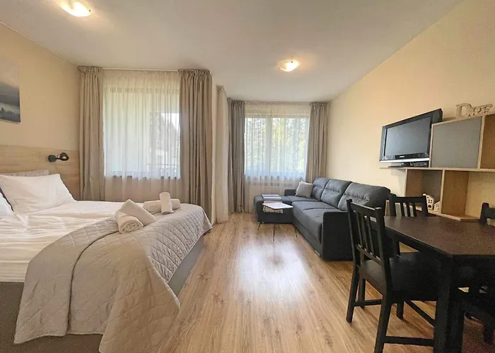 Arboro Gardens E50 アパート