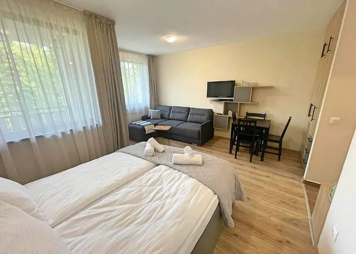 アパート Arboro Gardens E50 *